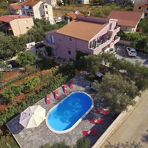  Apartament With Private Pool
